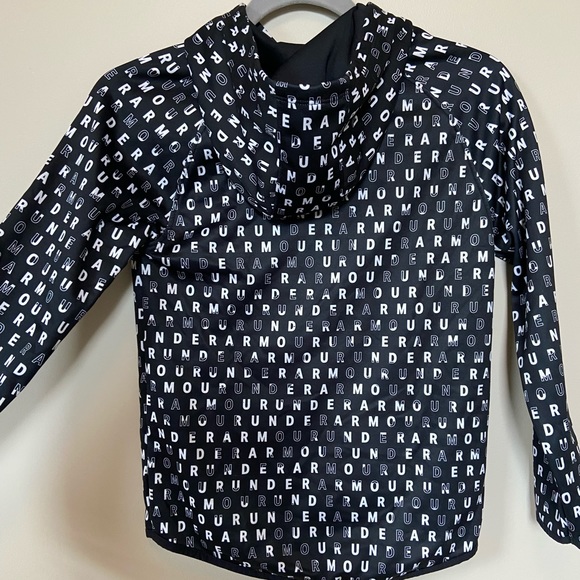 KIDS MEDIUM Under Armour Hoodie - Picture 2 of 3
